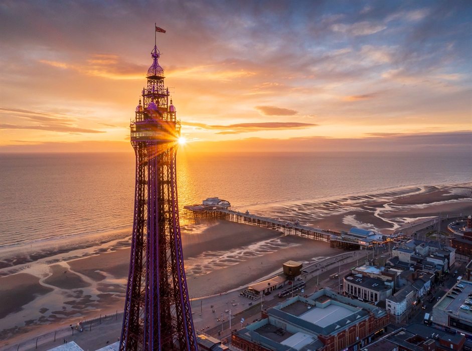 Whiteside Taxis – Covering Blackpool In and Out, 24/7