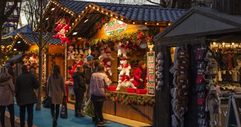 St Anne’s Christmas Market 2025 – Festive Cheer at Ashton Gardens